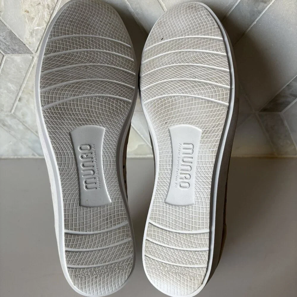 Munro Size 7.5M Gray Taupe Suede Perforated Leather Holes Ridley Skipper Nubuck - Picture 7 of 10